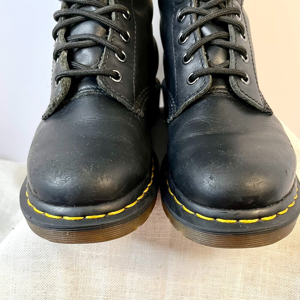 Dr. Martens 1460 Black Smooth Leather Combat Boots Iconic Yellow Stitch Size 8 - Picture 15 of 16